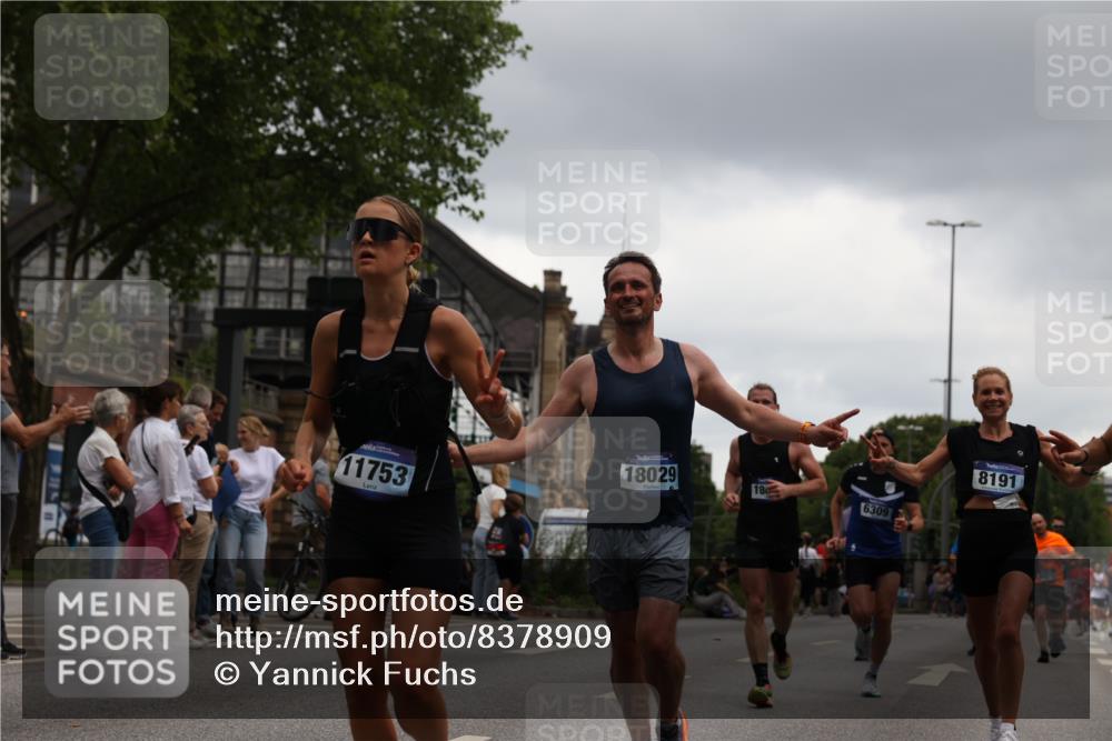 29.06.2025 - hella hamburg halbmarathon Yannick Fuchs http://msf.ph/oto/8378909 29.06.2025 10:54:37 20KM 1364, 1414, 1653, 1681, 2322, 2323, 2363, 6033, 6201, 6309, 6487, 6754, 6757, 7006, 7065, 7636, 8003, 8191, 8421, 8422, 8662, 8923, 9020, 9021, 10534, 10576, 11041, 11366, 11623, 11702, 11753, 11782, 11937, 12491, 13488, 13589, 14429, 15269, 17491, 17825, 17899, 17952, 18029, 18063, 19159, 19246 meine-sportfotos.de
