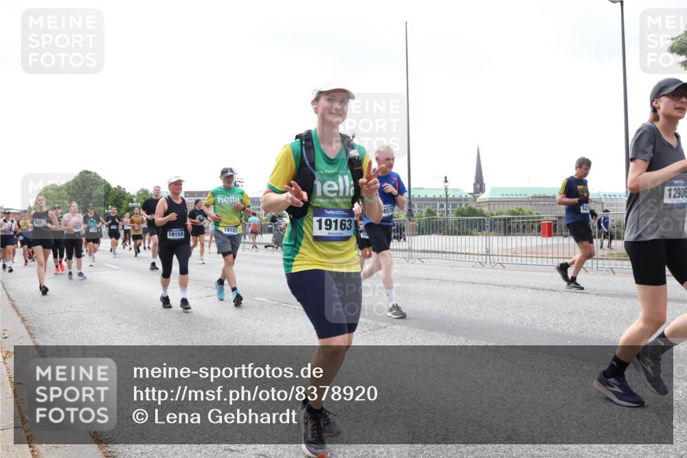 29.06.2025 - hella hamburg halbmarathon Lena Gebhardt http://msf.ph/oto/8378920 29.06.2025 10:40:09 Lombardsbrücke 929, 19158, 19157, 19163, 288, 4578, 587, 12906, 1018, 1037, 1058, 1076, 1291, 1586, 1691, 1899, 2019, 2109, 2254, 2313, 2515, 2572, 2866, 2888, 2976, 3046, 3237, 3295, 3515, 3607, 3808, 3810, 3882, 3883, 3884, 4173, 4271, 4298, 4471, 4752, 4756, 5113, 5229, 5263, 5351, 5352, 5654, 5877, 5901, 5975, 6076, 6097, 6363, 6463, 6548, 6673, 6698, 6739, 6750, 6866, 6876, 6890, 6920, 7045, 7108, 7125, 7174, 7429, 7455, 7456, 7675, 7850, 8107, 8307, 8612, 10441 meine-sportfotos.de