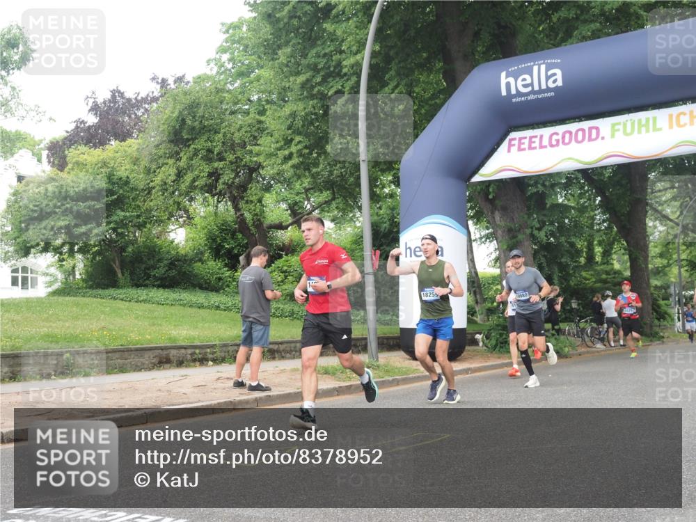 29.06.2025 - hella hamburg halbmarathon KatJ http://msf.ph/oto/8378952 29.06.2025 10:24:53 Zwischen KM18-KM19 3843 meine-sportfotos.de