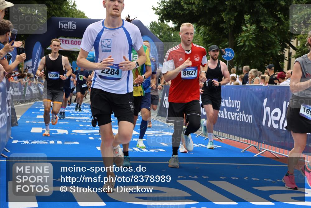 29.06.2025 - hella hamburg halbmarathon Strokosch-Dieckow http://msf.ph/oto/8378989 29.06.2025 10:47:35 Ziel 1070, 1320, 1592, 1696, 2284, 2708, 2953, 3304, 5889, 6009, 7962, 8023, 8234, 8852, 8927, 10969, 10988, 11021, 11283, 12870, 13223, 13303, 13948, 14618, 14619, 15451, 15478, 15479, 16205, 17846, 17905, 18104, 18970, 19181 meine-sportfotos.de