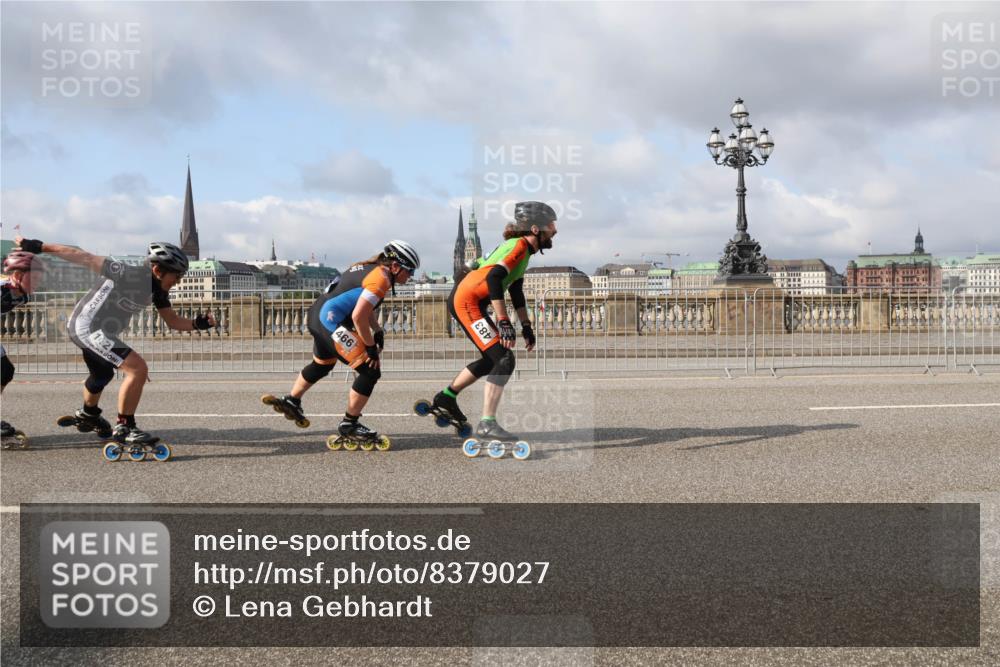 29.06.2025 - hella hamburg halbmarathon Lena Gebhardt http://msf.ph/oto/8379027 29.06.2025 08:51:56 Lombardsbrücke 1, 2, 466, 483 meine-sportfotos.de