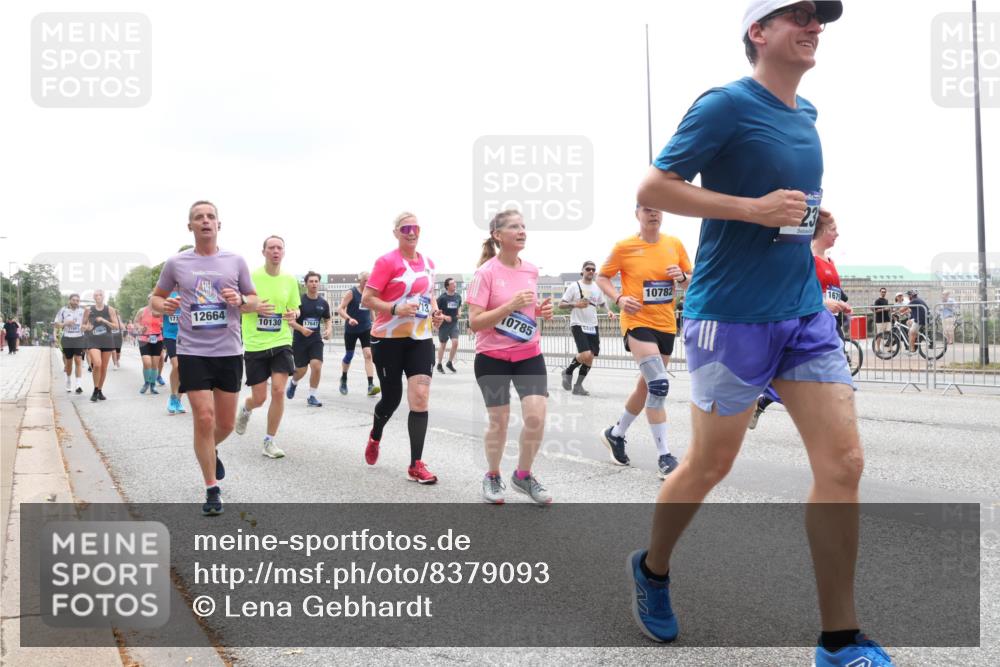 29.06.2025 - hella hamburg halbmarathon Lena Gebhardt http://msf.ph/oto/8379093 29.06.2025 10:49:25 Lombardsbrücke 1712664, 10130, 17647, 10785, 10782, 1675, 1525, 1625, 1805, 1888, 2067, 2160, 2395, 2466, 2527, 2541, 2668, 2713, 2927, 3070, 3086, 3183, 3232, 3253, 3383, 3943, 4403, 4525, 4527, 4589, 4769, 4809, 5106, 5118, 5463, 5551, 5552, 6191, 6566, 6694, 6979, 6989, 7301, 7305, 7339, 7650, 7931, 7936, 8549, 9162, 9245, 9261, 9341, 9359, 10033, 10038, 10081, 10130, 10333, 10479, 10704, 10782, 10785, 11000, 11031, 11192, 11558, 11631, 12388 meine-sportfotos.de