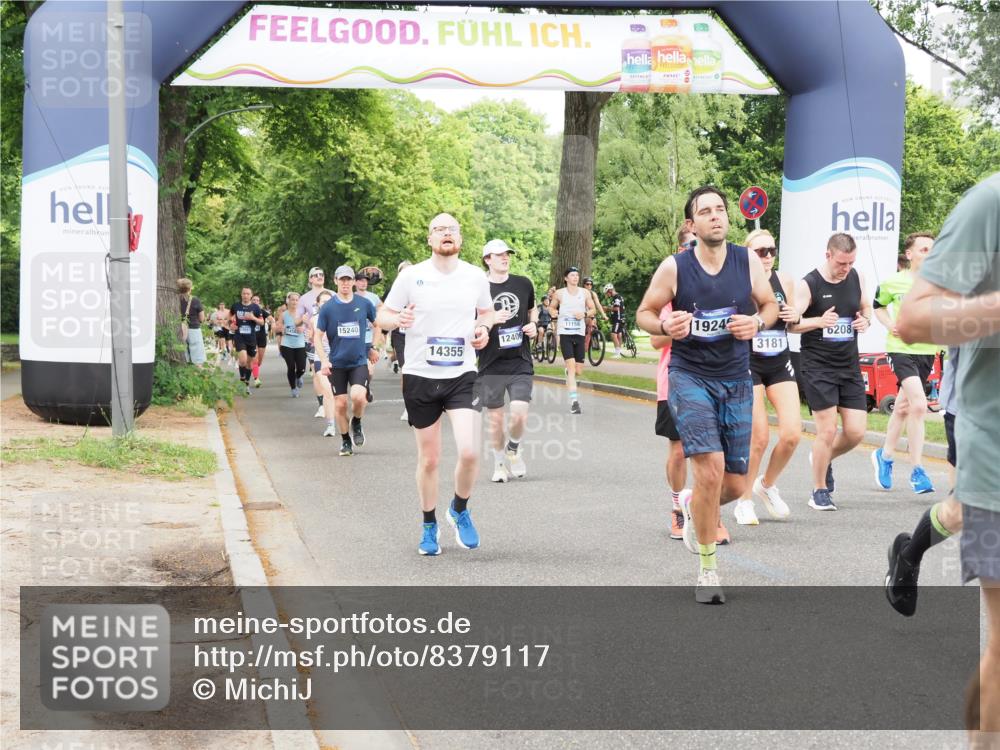 29.06.2025 - hella hamburg halbmarathon MichiJ http://msf.ph/oto/8379117 29.06.2025 10:46:02 Zwischen KM18-KM19 2957, 3181, 6208, 7259, 8089, 9156, 9353, 10915, 11757, 12378, 12406, 12633, 12809, 14355, 14375, 14429, 14628, 17176, 17825, 17931, 18153, 18467, 19246 meine-sportfotos.de