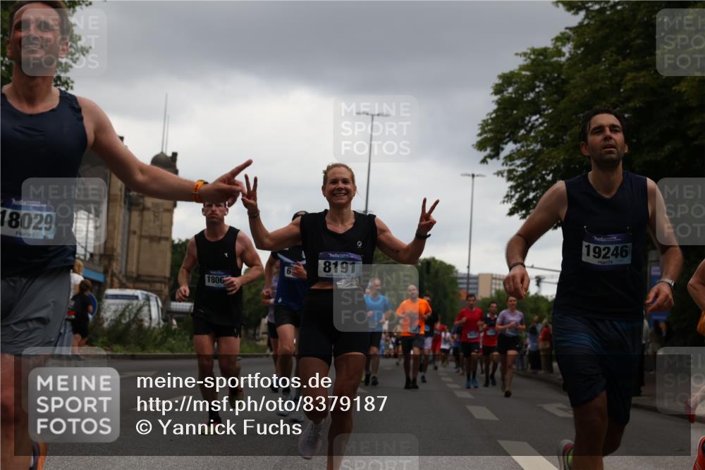 29.06.2025 - hella hamburg halbmarathon Yannick Fuchs http://msf.ph/oto/8379187 29.06.2025 10:54:38 20KM 1364, 1414, 1653, 1681, 2322, 2323, 2363, 6033, 6201, 6309, 6487, 6754, 6757, 7006, 7065, 7636, 8003, 8191, 8421, 8422, 8662, 8923, 9020, 9021, 10534, 10576, 11041, 11366, 11623, 11702, 11753, 11782, 11937, 12491, 13488, 13589, 14429, 15269, 17491, 17825, 17899, 17952, 18029, 18063, 19117, 19146, 19159, 19246 meine-sportfotos.de