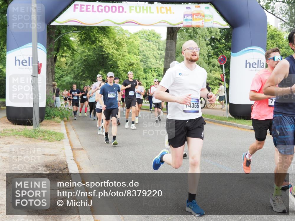 29.06.2025 - hella hamburg halbmarathon MichiJ http://msf.ph/oto/8379220 29.06.2025 10:46:03 Zwischen KM18-KM19 2957, 3181, 6208, 7259, 7287, 8089, 9156, 11158, 11757, 12378, 12406, 12633, 12809, 14355, 14429, 14628, 17176, 17931, 18467, 19246 meine-sportfotos.de