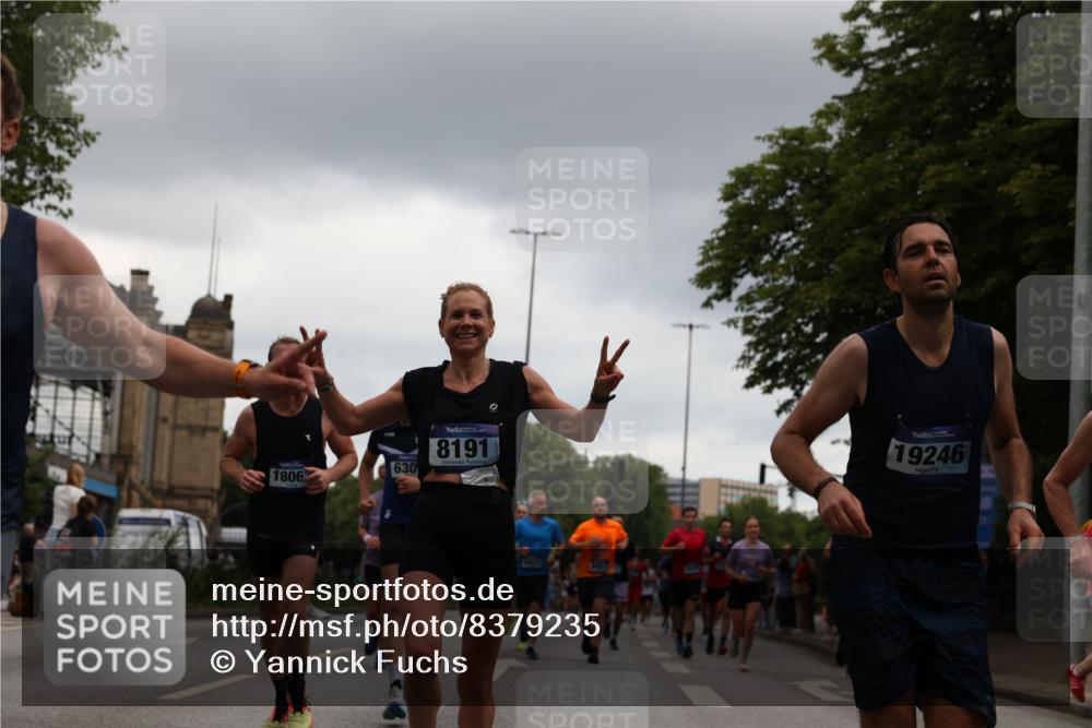 29.06.2025 - hella hamburg halbmarathon Yannick Fuchs http://msf.ph/oto/8379235 29.06.2025 10:54:38 20KM 1364, 1414, 1653, 1681, 2322, 2323, 2363, 6033, 6201, 6309, 6487, 6754, 6757, 7006, 7065, 7636, 8003, 8191, 8421, 8422, 8662, 8923, 9020, 9021, 10534, 10576, 11041, 11366, 11623, 11702, 11753, 11782, 11937, 12491, 13488, 13589, 14429, 15269, 17491, 17825, 17899, 17952, 18029, 18063, 19117, 19146, 19159, 19246 meine-sportfotos.de