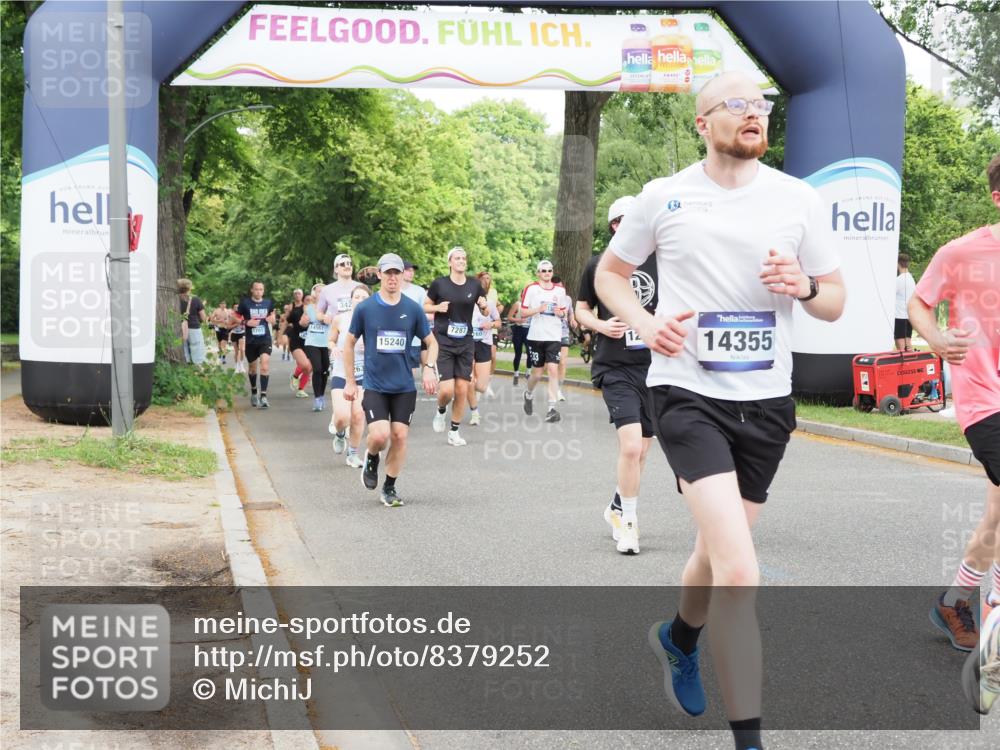 29.06.2025 - hella hamburg halbmarathon MichiJ http://msf.ph/oto/8379252 29.06.2025 10:46:03 Zwischen KM18-KM19 2957, 3181, 6208, 7259, 7287, 8089, 9156, 11158, 11757, 12378, 12406, 12633, 12809, 14355, 14429, 14628, 17176, 17931, 18467, 19246 meine-sportfotos.de