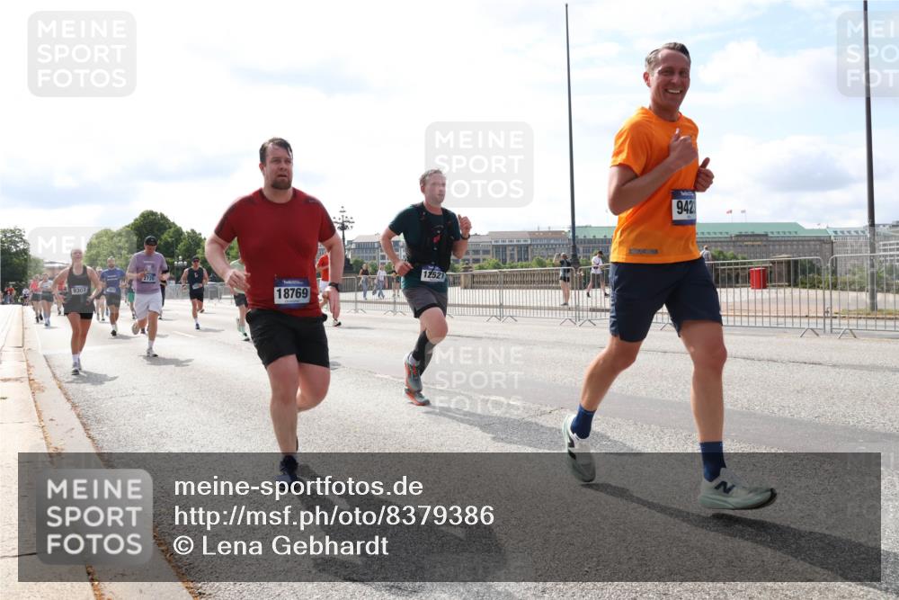 29.06.2025 - hella hamburg halbmarathon Lena Gebhardt http://msf.ph/oto/8379386 29.06.2025 10:15:28 Lombardsbrücke 2720, 9307, 18769, 12521, 942, 1296, 1440, 1524, 1745, 2110, 2140, 2281, 2720, 2989, 3417, 3507, 3509, 3513, 3650, 3844, 4007, 4466, 4492, 4494, 4495, 5069, 5271, 5739, 5800, 5986, 6181, 6248, 6317, 6376, 6576, 7452, 7809, 7810, 7881, 8237, 8256, 8275, 8609, 9113, 9192, 9307, 9423, 9657, 9847, 9911, 9975, 9997, 10108, 10589, 10775, 10858, 11271, 11598, 12457, 12521, 13179, 13197, 13453, 13500, 13818, 13951, 14413, 14550, 14552, 15150, 15307, 15740 meine-sportfotos.de