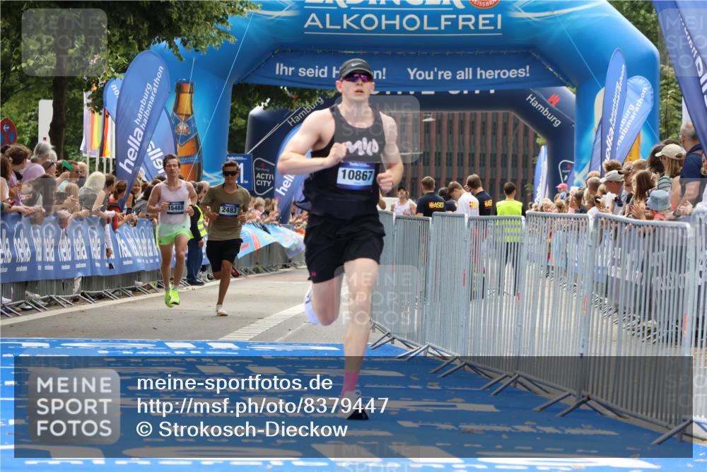 29.06.2025 - hella hamburg halbmarathon Strokosch-Dieckow http://msf.ph/oto/8379447 29.06.2025 10:24:57 Ziel 2483, 10867, 11078, 14836, 15483, 16361, 17752 meine-sportfotos.de