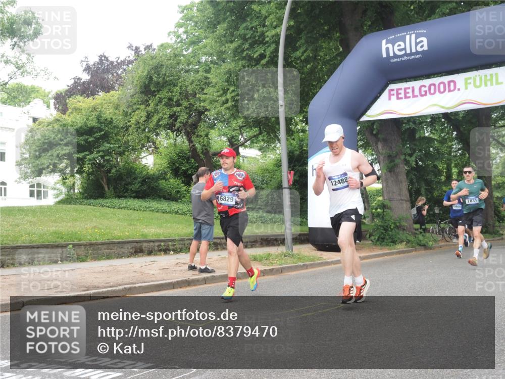 29.06.2025 - hella hamburg halbmarathon KatJ http://msf.ph/oto/8379470 29.06.2025 10:24:57 Zwischen KM18-KM19 6829, 7831 meine-sportfotos.de