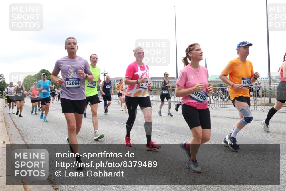 29.06.2025 - hella hamburg halbmarathon Lena Gebhardt http://msf.ph/oto/8379489 29.06.2025 10:49:26 Lombardsbrücke 17315, 12664, 10130, 2, 13, 2541, 2527, 0785, 1078, 1525, 1625, 1805, 1888, 2067, 2395, 2466, 2527, 2541, 2668, 2713, 2862, 2927, 3070, 3086, 3183, 3232, 3253, 3383, 3943, 4403, 4525, 4527, 4589, 4769, 4809, 5106, 5118, 5463, 5551, 5552, 5694, 6191, 6566, 6694, 6979, 6989, 7301, 7305, 7339, 7650, 7931, 7936, 8549, 9162, 9245, 9261, 9341, 9359, 10033, 10038, 10081, 10130, 10333, 10479, 10704, 10782, 10785, 11000, 11031, 11192, 11558, 11631, 12388, 13764 meine-sportfotos.de