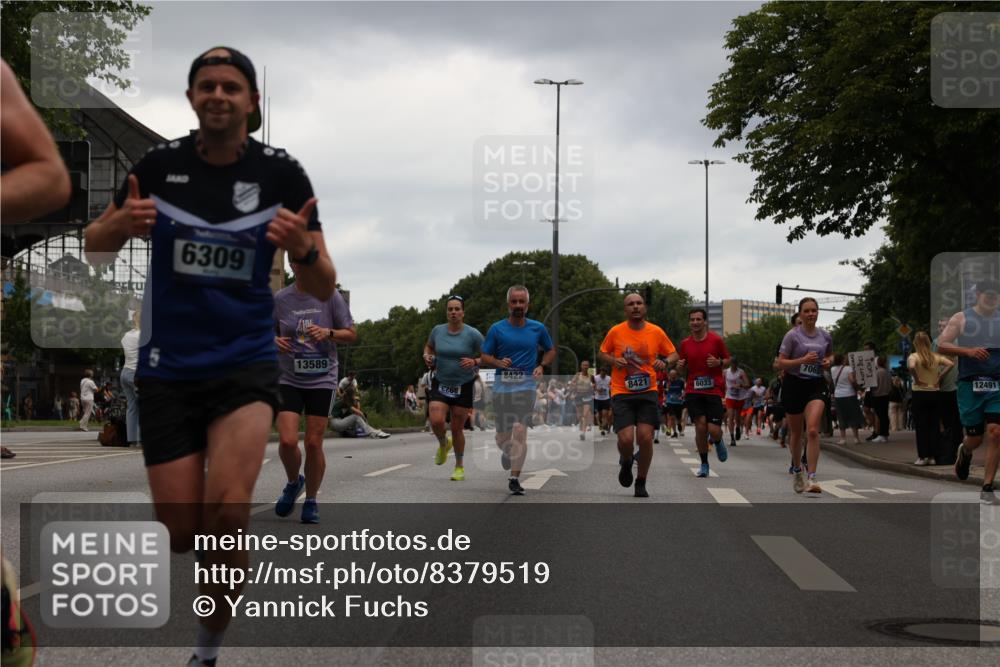 29.06.2025 - hella hamburg halbmarathon Yannick Fuchs http://msf.ph/oto/8379519 29.06.2025 10:54:40 20KM 1364, 1414, 1653, 1681, 2322, 2323, 2363, 6033, 6201, 6309, 6487, 6754, 6757, 7006, 7065, 7636, 8003, 8191, 8421, 8422, 8662, 8923, 9020, 9021, 10534, 10576, 11041, 11366, 11623, 11702, 11753, 11782, 11937, 12491, 13459, 13488, 13589, 14429, 15269, 17491, 17899, 17952, 18029, 18063, 19117, 19146, 19246 meine-sportfotos.de