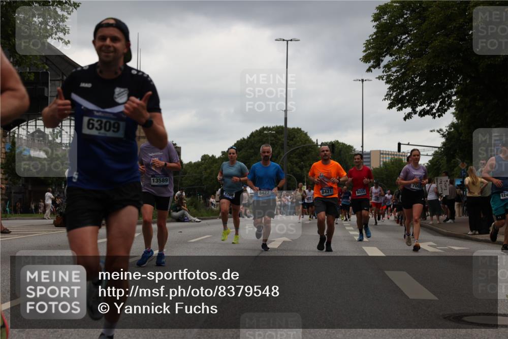 29.06.2025 - hella hamburg halbmarathon Yannick Fuchs http://msf.ph/oto/8379548 29.06.2025 10:54:40 20KM 1364, 1414, 1653, 1681, 2322, 2323, 2363, 6033, 6201, 6309, 6487, 6754, 6757, 7006, 7065, 7636, 8003, 8191, 8421, 8422, 8662, 8923, 9020, 9021, 10534, 10576, 11041, 11366, 11623, 11702, 11753, 11782, 11937, 12491, 13459, 13488, 13589, 14429, 15269, 17491, 17899, 17952, 18029, 18063, 19117, 19146, 19246 meine-sportfotos.de