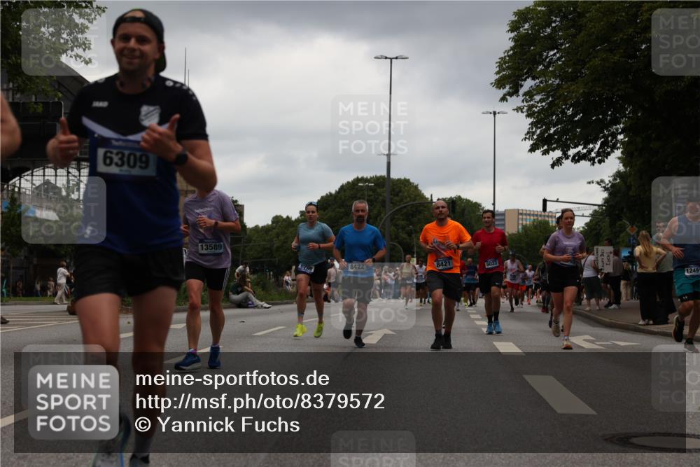 29.06.2025 - hella hamburg halbmarathon Yannick Fuchs http://msf.ph/oto/8379572 29.06.2025 10:54:40 20KM 1364, 1414, 1653, 1681, 2322, 2323, 2363, 6033, 6201, 6309, 6487, 6754, 6757, 7006, 7065, 7636, 8003, 8191, 8421, 8422, 8662, 8923, 9020, 9021, 10534, 10576, 11041, 11366, 11623, 11702, 11753, 11782, 11937, 12491, 13459, 13488, 13589, 14429, 15269, 17491, 17899, 17952, 18029, 18063, 19117, 19146, 19246 meine-sportfotos.de