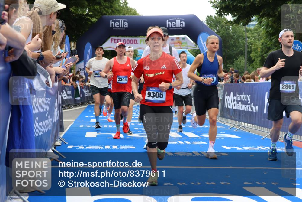 29.06.2025 - hella hamburg halbmarathon Strokosch-Dieckow http://msf.ph/oto/8379611 29.06.2025 10:47:27 Ziel 51, 1012, 1070, 1592, 1696, 2274, 2284, 2839, 2864, 2869, 2953, 3304, 5532, 5650, 5889, 6009, 8023, 8234, 8693, 8852, 8927, 9305, 10423, 11021, 11077, 11491, 12870, 13223, 13303, 13782, 15350, 15479, 15611, 15923, 16089, 16819, 17846, 17905, 18104, 18758, 18974, 19181 meine-sportfotos.de