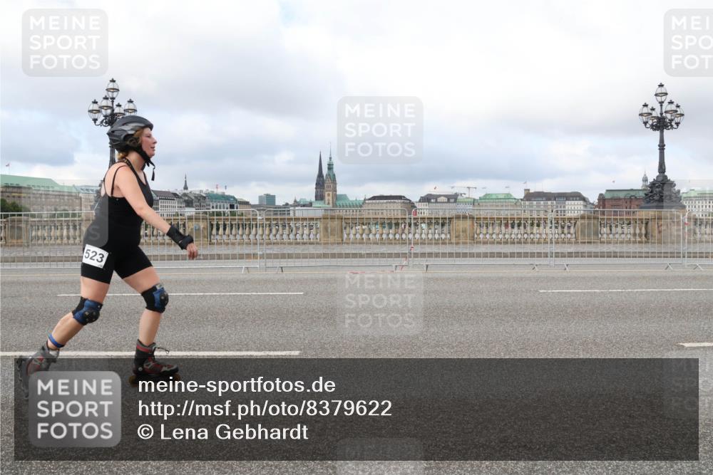 29.06.2025 - hella hamburg halbmarathon Lena Gebhardt http://msf.ph/oto/8379622 29.06.2025 09:14:14 Lombardsbrücke 523 meine-sportfotos.de
