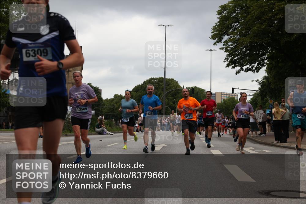 29.06.2025 - hella hamburg halbmarathon Yannick Fuchs http://msf.ph/oto/8379660 29.06.2025 10:54:40 20KM 1364, 1414, 1653, 1681, 2322, 2323, 2363, 6033, 6201, 6309, 6487, 6754, 6757, 7006, 7065, 7636, 8003, 8191, 8421, 8422, 8662, 8923, 9020, 9021, 10534, 10576, 11041, 11366, 11623, 11702, 11753, 11782, 11937, 12491, 13459, 13488, 13589, 14429, 15269, 17491, 17899, 17952, 18029, 18063, 19117, 19146, 19246 meine-sportfotos.de