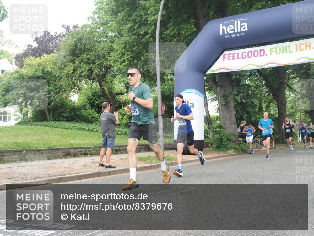 29.06.2025 - hella hamburg halbmarathon KatJ http://msf.ph/oto/8379676 29.06.2025 10:24:59 Zwischen KM18-KM19 4062, 6829, 7831 meine-sportfotos.de
