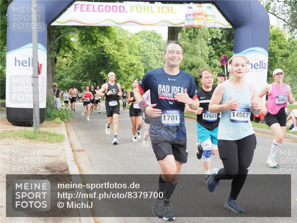 29.06.2025 - hella hamburg halbmarathon MichiJ http://msf.ph/oto/8379700 29.06.2025 10:46:09 Zwischen KM18-KM19 3425, 3983, 4502, 6997, 7065, 7287, 8585, 10703, 11158, 11159, 11808, 12378, 12633, 13847, 14567, 15240, 16160, 16341, 17017, 17503, 18716, 18985, 19246 meine-sportfotos.de