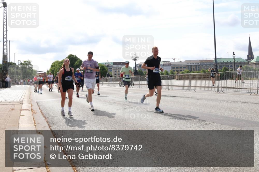 29.06.2025 - hella hamburg halbmarathon Lena Gebhardt http://msf.ph/oto/8379742 29.06.2025 10:15:29 Lombardsbrücke 9307, 13455, 2720, 16040, 1296, 1440, 1524, 1745, 2110, 2281, 2720, 2989, 3417, 3513, 3650, 3844, 4007, 4466, 4492, 4494, 4495, 5069, 5271, 5739, 5986, 6317, 6376, 6576, 7452, 7809, 7810, 7881, 8237, 8256, 8275, 8609, 9113, 9192, 9307, 9423, 9657, 9847, 9975, 9997, 10108, 10589, 10775, 10858, 11271, 11598, 12457, 12521, 13179, 13197, 13453, 13500, 13818, 13951, 14413, 14423, 14550, 14552, 15150, 15307, 15740 meine-sportfotos.de