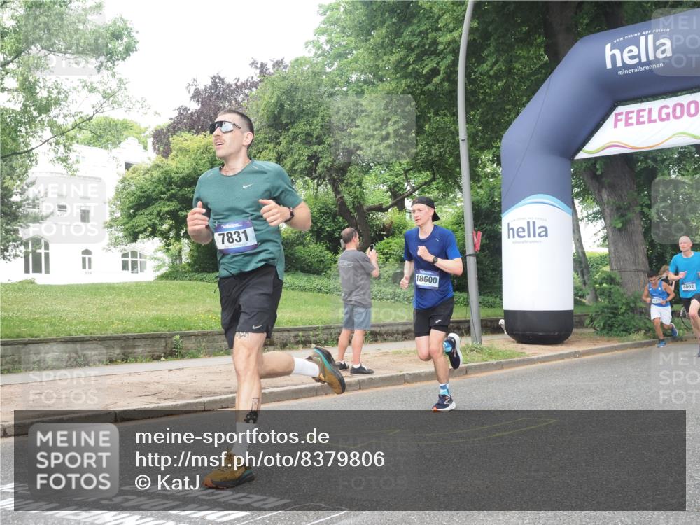 29.06.2025 - hella hamburg halbmarathon KatJ http://msf.ph/oto/8379806 29.06.2025 10:24:59 Zwischen KM18-KM19 4062, 6829, 7831 meine-sportfotos.de