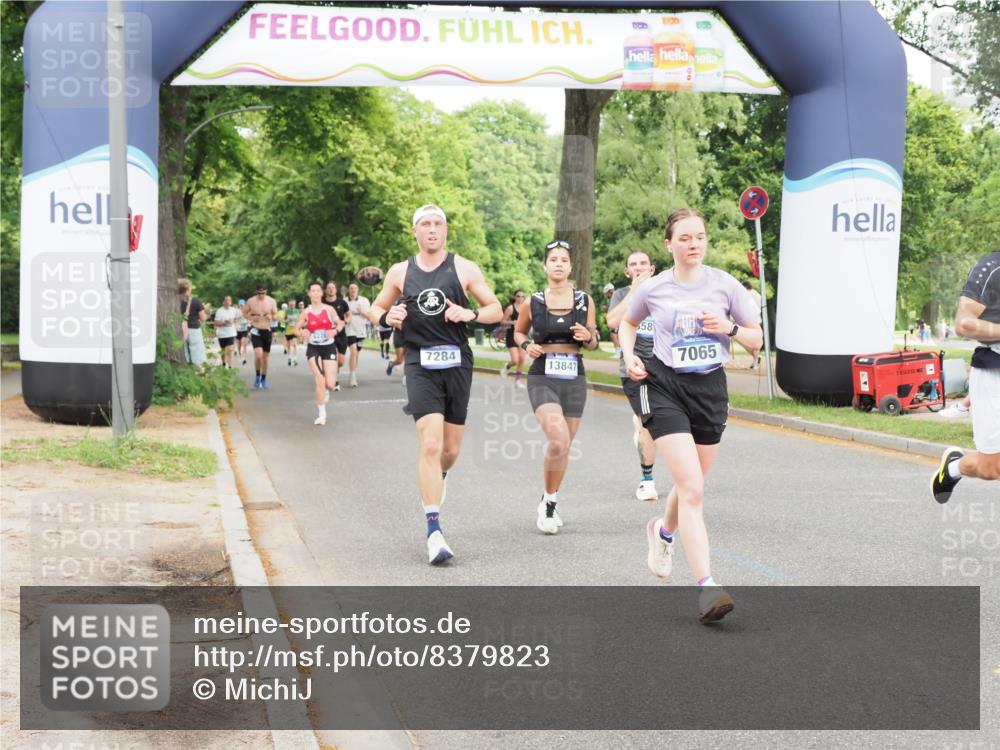 29.06.2025 - hella hamburg halbmarathon MichiJ http://msf.ph/oto/8379823 29.06.2025 10:46:10 Zwischen KM18-KM19 3425, 3983, 4502, 6997, 7065, 7287, 8585, 10703, 11158, 11159, 11808, 13847, 14567, 15240, 16160, 16341, 17017, 17503, 18716, 18985 meine-sportfotos.de