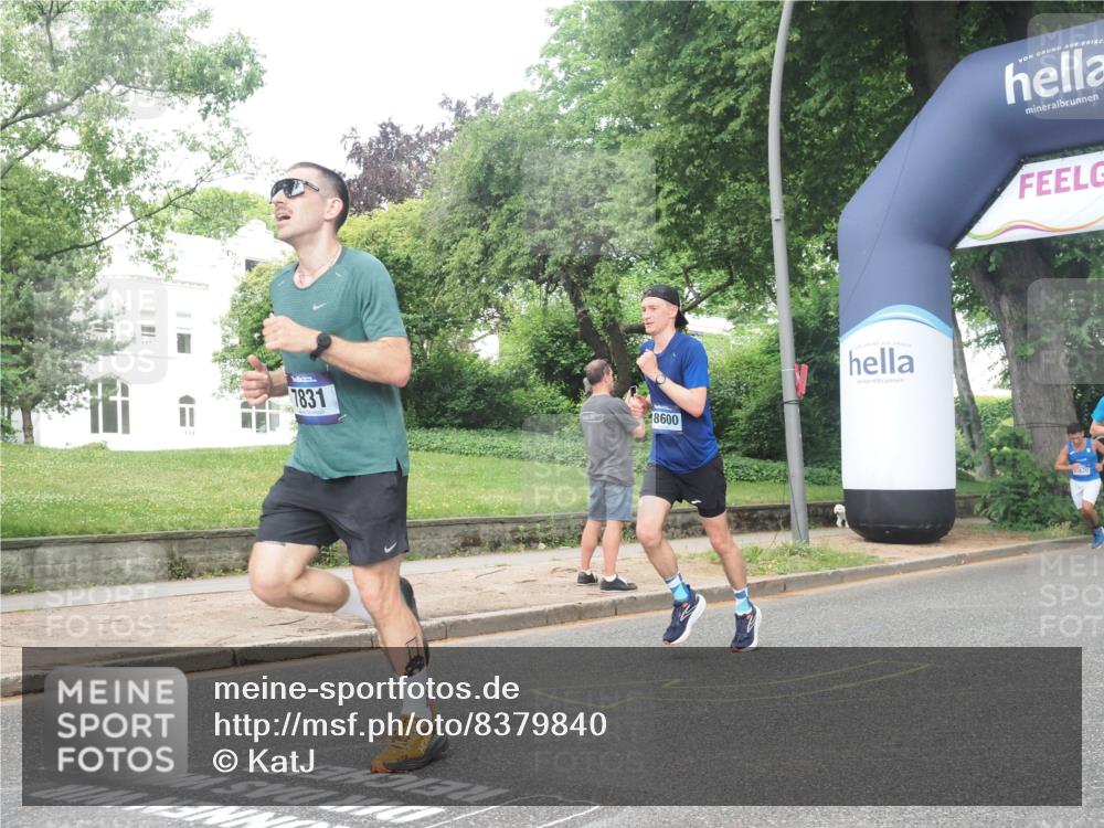 29.06.2025 - hella hamburg halbmarathon KatJ http://msf.ph/oto/8379840 29.06.2025 10:24:59 Zwischen KM18-KM19 4062, 6829, 7831 meine-sportfotos.de