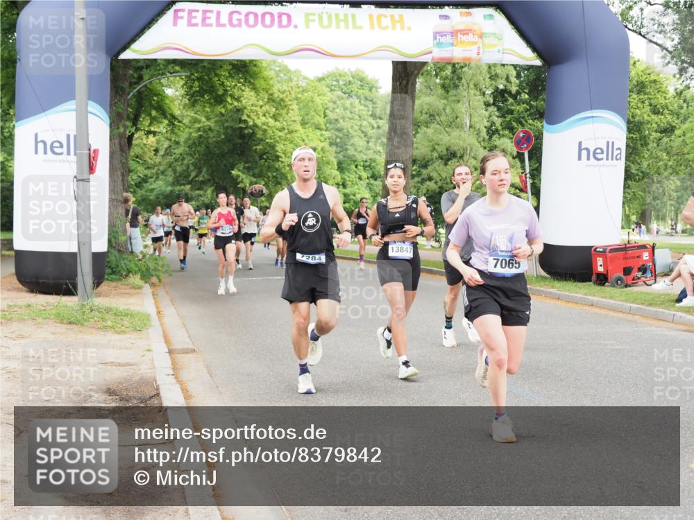 29.06.2025 - hella hamburg halbmarathon MichiJ http://msf.ph/oto/8379842 29.06.2025 10:46:10 Zwischen KM18-KM19 3425, 3983, 4502, 6997, 7065, 7287, 8585, 10703, 11158, 11159, 11808, 13847, 14567, 15240, 16160, 16341, 17017, 17503, 18716, 18985 meine-sportfotos.de