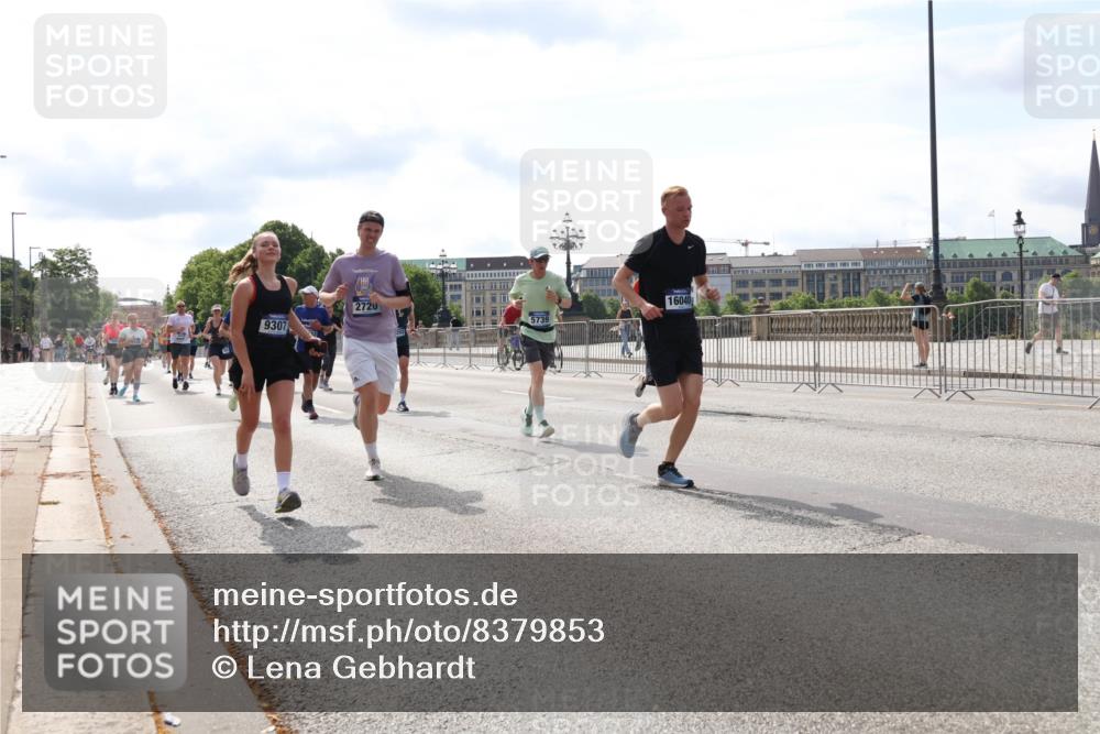 29.06.2025 - hella hamburg halbmarathon Lena Gebhardt http://msf.ph/oto/8379853 29.06.2025 10:15:29 Lombardsbrücke 9307, 2720, 5739, 16040, 1296, 1440, 1524, 1745, 2110, 2281, 2720, 2989, 3417, 3513, 3650, 3844, 4007, 4466, 4492, 4494, 4495, 5069, 5271, 5739, 5986, 6317, 6376, 6576, 7452, 7809, 7810, 7881, 8237, 8256, 8275, 8609, 9113, 9192, 9307, 9423, 9657, 9847, 9975, 9997, 10108, 10589, 10775, 10858, 11271, 11598, 12457, 12521, 13179, 13197, 13453, 13500, 13818, 13951, 14413, 14423, 14550, 14552, 15150, 15307, 15740 meine-sportfotos.de