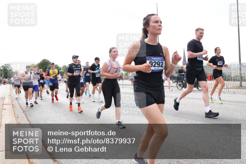 29.06.2025 - hella hamburg halbmarathon Lena Gebhardt http://msf.ph/oto/8379937 29.06.2025 10:40:13 Lombardsbrücke 0648, 91, 3519, 5545, 0105, 2019, 9, 49, 9292, 18705, 10818, 1018, 1037, 1058, 1076, 1291, 1586, 1691, 1899, 2019, 2109, 2254, 2313, 2515, 2572, 2866, 2888, 3046, 3237, 3293, 3295, 3515, 3607, 3808, 3810, 3882, 3883, 3884, 4173, 4271, 4471, 4752, 4756, 5113, 5229, 5263, 5351, 5352, 5654, 5702, 5877, 5901, 5975, 6076, 6097, 6229, 6363, 6463, 6548, 6673, 6698, 6739, 6750, 6866, 6876, 6890, 6920, 7045, 7108, 7174, 7455, 7456, 7675, 7850, 8107, 8307, 8391, 8612, 10441 meine-sportfotos.de