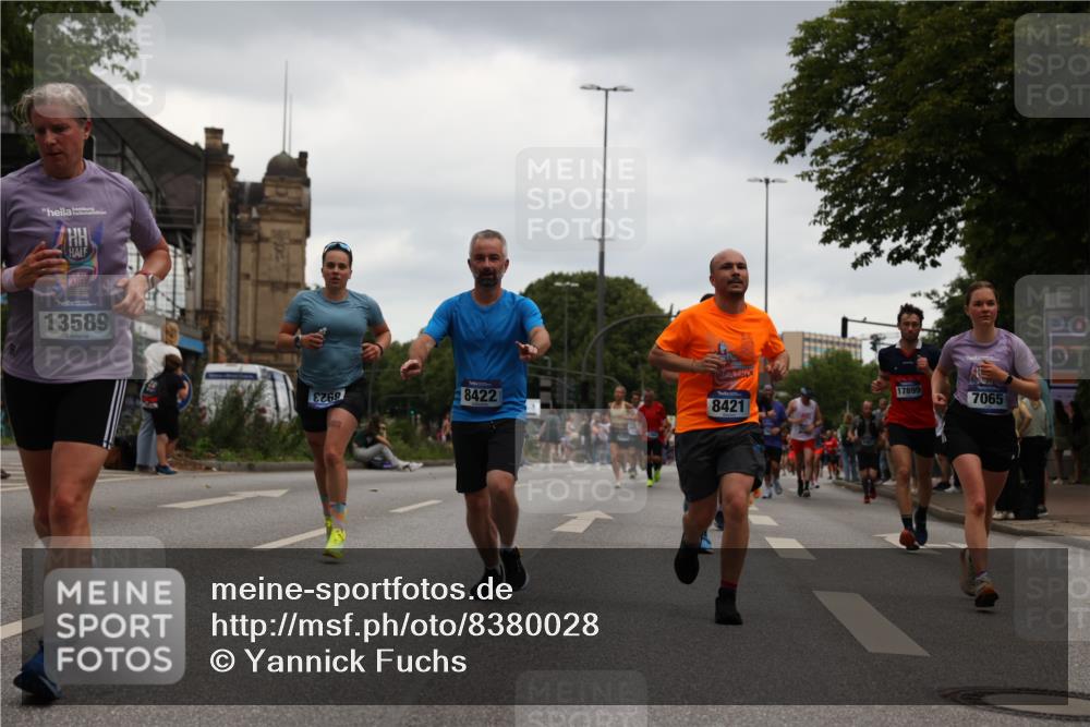 29.06.2025 - hella hamburg halbmarathon Yannick Fuchs http://msf.ph/oto/8380028 29.06.2025 10:54:42 20KM 1364, 1414, 1653, 1681, 2322, 2323, 2363, 6033, 6201, 6309, 6487, 6754, 6757, 7006, 7065, 7636, 7761, 8191, 8421, 8422, 8662, 8923, 9020, 9021, 10534, 10576, 11623, 11702, 11753, 11782, 11937, 12491, 13459, 13488, 13589, 14429, 15269, 17491, 17899, 17952, 18029, 18063, 18757, 19117, 19146, 19246 meine-sportfotos.de