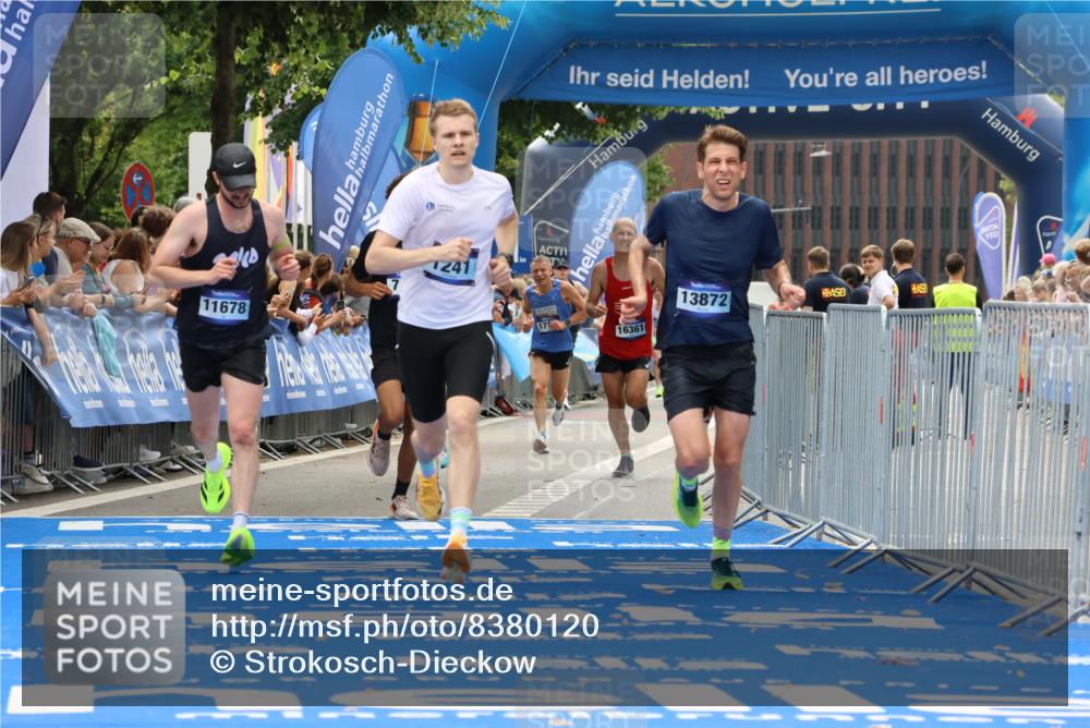 29.06.2025 - hella hamburg halbmarathon Strokosch-Dieckow http://msf.ph/oto/8380120 29.06.2025 10:24:46 Ziel 1241, 1271, 2892, 7142, 11678, 13872, 14836, 16361, 17752, 18740 meine-sportfotos.de