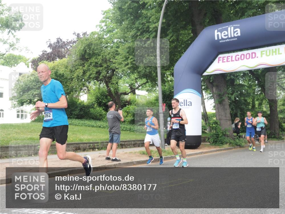 29.06.2025 - hella hamburg halbmarathon KatJ http://msf.ph/oto/8380177 29.06.2025 10:25:02 Zwischen KM18-KM19 4062, 6829, 6990, 7831 meine-sportfotos.de