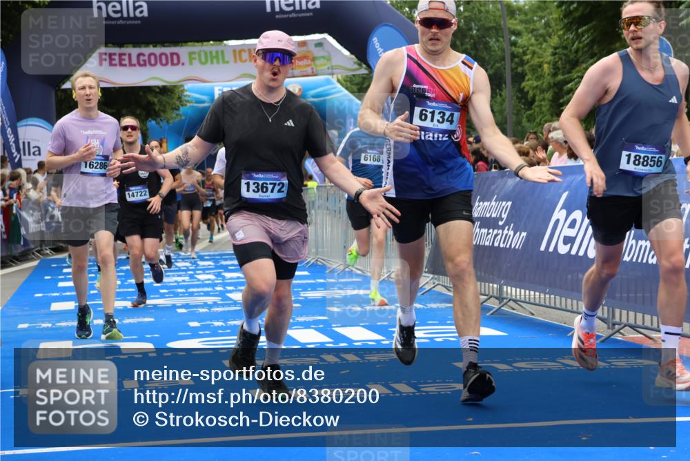 29.06.2025 - hella hamburg halbmarathon Strokosch-Dieckow http://msf.ph/oto/8380200 29.06.2025 10:47:15 Ziel 2623, 2864, 5024, 6134, 6168, 6203, 6373, 6716, 7480, 10208, 10211, 11491, 11518, 13007, 13672, 13782, 14722, 15611, 16089, 16286, 17718, 17915, 18856 meine-sportfotos.de