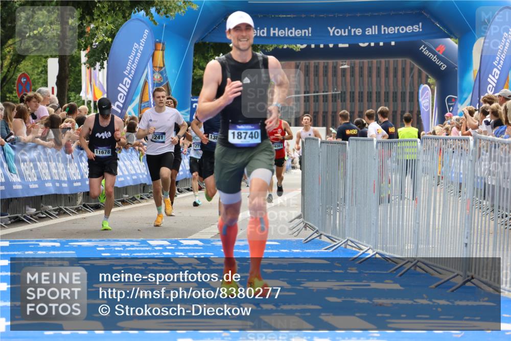 29.06.2025 - hella hamburg halbmarathon Strokosch-Dieckow http://msf.ph/oto/8380277 29.06.2025 10:24:43 Ziel 1241, 1271, 2892, 7142, 11678, 13872, 18740 meine-sportfotos.de