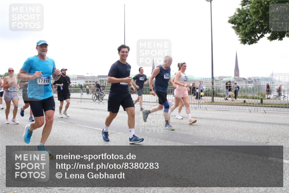 29.06.2025 - hella hamburg halbmarathon Lena Gebhardt http://msf.ph/oto/8380283 29.06.2025 10:49:28 Lombardsbrücke 3070, 17315, 11889, 2541, 1040, 1041, 1525, 1625, 1805, 1888, 2067, 2395, 2466, 2527, 2541, 2668, 2713, 2862, 2927, 2997, 3070, 3086, 3183, 3232, 3253, 3383, 3943, 4403, 4525, 4527, 4589, 4769, 4809, 5076, 5106, 5118, 5463, 5551, 5552, 5694, 6191, 6694, 6979, 6989, 7301, 7305, 7339, 7650, 7679, 7931, 7936, 8549, 9162, 9245, 9261, 9341, 9359, 10033, 10038, 10081, 10130, 10333, 10479, 10704, 10782, 10785, 11031, 11192, 11558, 11631, 12388, 13764 meine-sportfotos.de