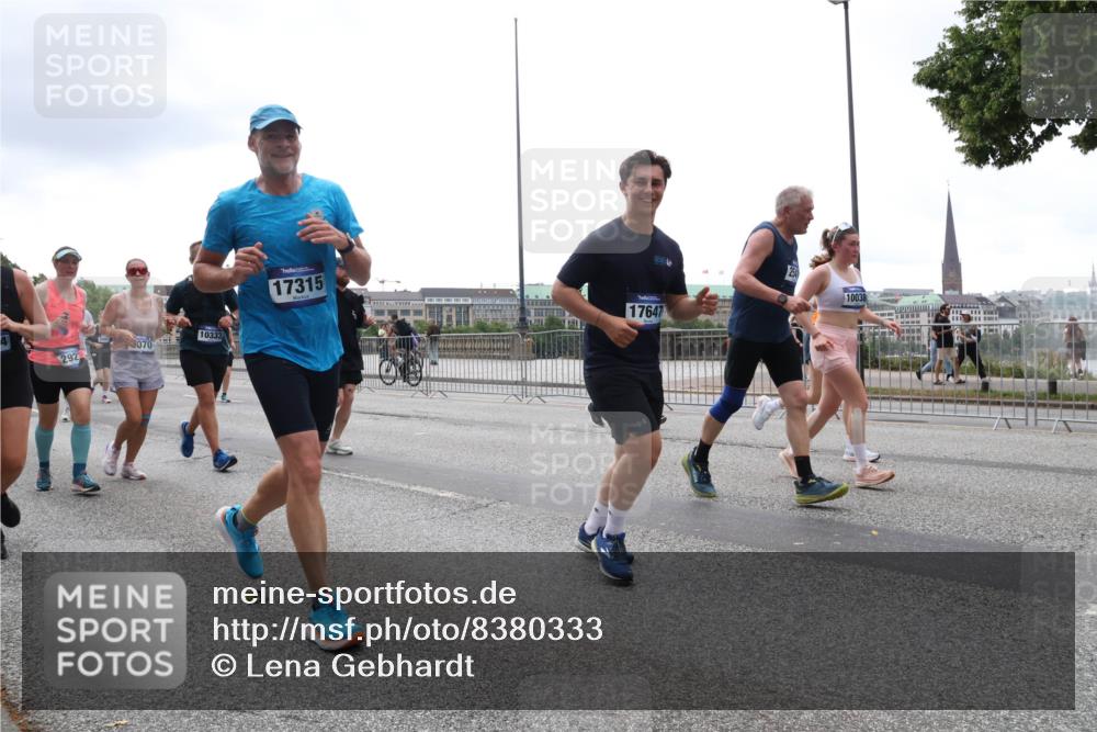 29.06.2025 - hella hamburg halbmarathon Lena Gebhardt http://msf.ph/oto/8380333 29.06.2025 10:49:28 Lombardsbrücke 292, 10333, 17315, 17647, 10038, 1040, 1041, 1525, 1625, 1805, 1888, 2067, 2395, 2466, 2527, 2541, 2668, 2713, 2862, 2927, 2997, 3070, 3086, 3183, 3232, 3253, 3383, 3943, 4403, 4525, 4527, 4589, 4769, 4809, 5076, 5106, 5118, 5463, 5551, 5552, 5694, 6191, 6694, 6979, 6989, 7301, 7305, 7339, 7650, 7679, 7931, 7936, 8549, 9162, 9245, 9261, 9341, 9359, 10033, 10038, 10081, 10130, 10333, 10479, 10704, 10782, 10785, 11031, 11192, 11558, 11631, 12388, 13764 meine-sportfotos.de