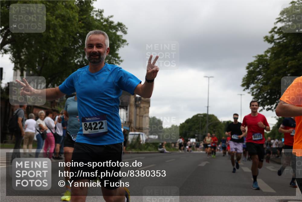 29.06.2025 - hella hamburg halbmarathon Yannick Fuchs http://msf.ph/oto/8380353 29.06.2025 10:54:43 20KM 1364, 1414, 1653, 1681, 2322, 2323, 2363, 3698, 6033, 6201, 6309, 6487, 6754, 6757, 7006, 7065, 7306, 7636, 7761, 8191, 8421, 8422, 8662, 8923, 9020, 9021, 10534, 10576, 11623, 11702, 11753, 11782, 11937, 12491, 13459, 13488, 13589, 14429, 15269, 17491, 17899, 17952, 18029, 18063, 18757, 19117, 19146, 19242, 19246 meine-sportfotos.de