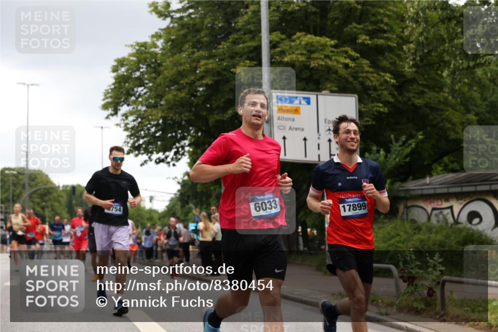 29.06.2025 - hella hamburg halbmarathon Yannick Fuchs http://msf.ph/oto/8380454 29.06.2025 10:54:45 20KM 1364, 1414, 1653, 2322, 2323, 3698, 5602, 5603, 6033, 6201, 6309, 6487, 6754, 6757, 6921, 7006, 7065, 7306, 7636, 7759, 7761, 8191, 8421, 8422, 8662, 8923, 9020, 9021, 10534, 10576, 11623, 11702, 11753, 11782, 11937, 12491, 13459, 13488, 13589, 14429, 15269, 16621, 17491, 17899, 17952, 18029, 18063, 18757, 19117, 19146, 19242, 19246 meine-sportfotos.de