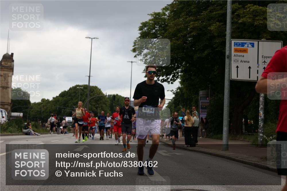 29.06.2025 - hella hamburg halbmarathon Yannick Fuchs http://msf.ph/oto/8380462 29.06.2025 10:54:45 20KM 1364, 1414, 1653, 2322, 2323, 3698, 5602, 5603, 6033, 6201, 6309, 6487, 6754, 6757, 6921, 7006, 7065, 7306, 7636, 7759, 7761, 8191, 8421, 8422, 8662, 8923, 9020, 9021, 10534, 10576, 11623, 11702, 11753, 11782, 11937, 12491, 13459, 13488, 13589, 14429, 15269, 16621, 17491, 17899, 17952, 18029, 18063, 18757, 19117, 19146, 19242, 19246 meine-sportfotos.de