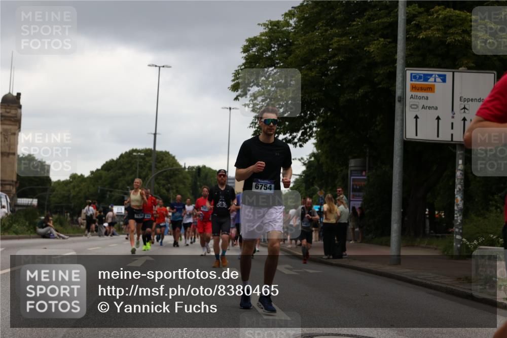 29.06.2025 - hella hamburg halbmarathon Yannick Fuchs http://msf.ph/oto/8380465 29.06.2025 10:54:45 20KM 1364, 1414, 1653, 2322, 2323, 3698, 5602, 5603, 6033, 6201, 6309, 6487, 6754, 6757, 6921, 7006, 7065, 7306, 7636, 7759, 7761, 8191, 8421, 8422, 8662, 8923, 9020, 9021, 10534, 10576, 11623, 11702, 11753, 11782, 11937, 12491, 13459, 13488, 13589, 14429, 15269, 16621, 17491, 17899, 17952, 18029, 18063, 18757, 19117, 19146, 19242, 19246 meine-sportfotos.de