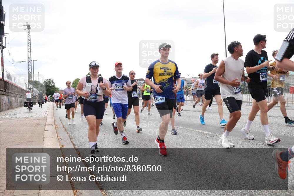 29.06.2025 - hella hamburg halbmarathon Lena Gebhardt http://msf.ph/oto/8380500 29.06.2025 10:40:15 Lombardsbrücke 6750, 0648, 1291, 3519, 16545, 11244, 9495, 130, 1018, 1037, 1058, 1076, 1291, 1586, 1691, 1899, 2019, 2109, 2254, 2313, 2515, 2572, 2762, 2763, 2866, 2888, 3046, 3237, 3293, 3295, 3515, 3607, 3808, 3810, 3882, 3883, 3884, 4173, 4271, 4471, 4756, 5059, 5113, 5229, 5263, 5351, 5352, 5654, 5702, 5877, 5901, 5975, 6076, 6097, 6229, 6278, 6363, 6463, 6548, 6673, 6698, 6750, 6866, 6876, 6890, 6920, 7045, 7108, 7174, 7455, 7456, 7675, 7850, 8107, 8307, 8391, 8612 meine-sportfotos.de