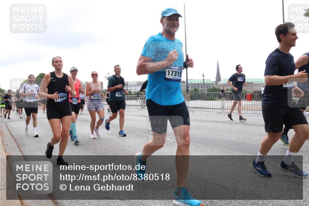 29.06.2025 - hella hamburg halbmarathon Lena Gebhardt http://msf.ph/oto/8380518 29.06.2025 10:49:29 Lombardsbrücke 11681, 7964, 2927, 3070, 1033, 17315, 11889, 704, 1040, 1041, 1525, 1625, 1805, 1888, 2067, 2395, 2466, 2527, 2541, 2668, 2713, 2862, 2927, 2997, 3070, 3086, 3183, 3232, 3253, 3383, 3943, 4403, 4525, 4527, 4589, 4769, 4809, 5076, 5106, 5118, 5463, 5551, 5552, 5694, 6191, 6694, 6979, 6989, 7301, 7305, 7339, 7650, 7679, 7931, 7936, 8549, 9162, 9245, 9261, 9341, 9359, 10033, 10038, 10130, 10333, 10403, 10479, 10704, 10782, 10785, 11031, 11192, 11558, 11631, 12388, 13764 meine-sportfotos.de