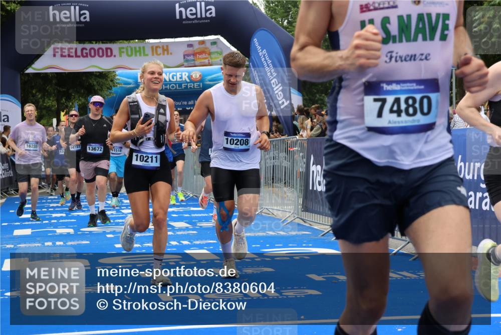 29.06.2025 - hella hamburg halbmarathon Strokosch-Dieckow http://msf.ph/oto/8380604 29.06.2025 10:47:13 Ziel 2623, 2864, 4093, 5024, 6134, 6168, 6203, 6373, 6716, 7480, 7908, 10208, 10211, 11518, 12579, 13007, 13672, 13782, 14722, 15611, 15684, 16286, 17718, 17915, 18856 meine-sportfotos.de