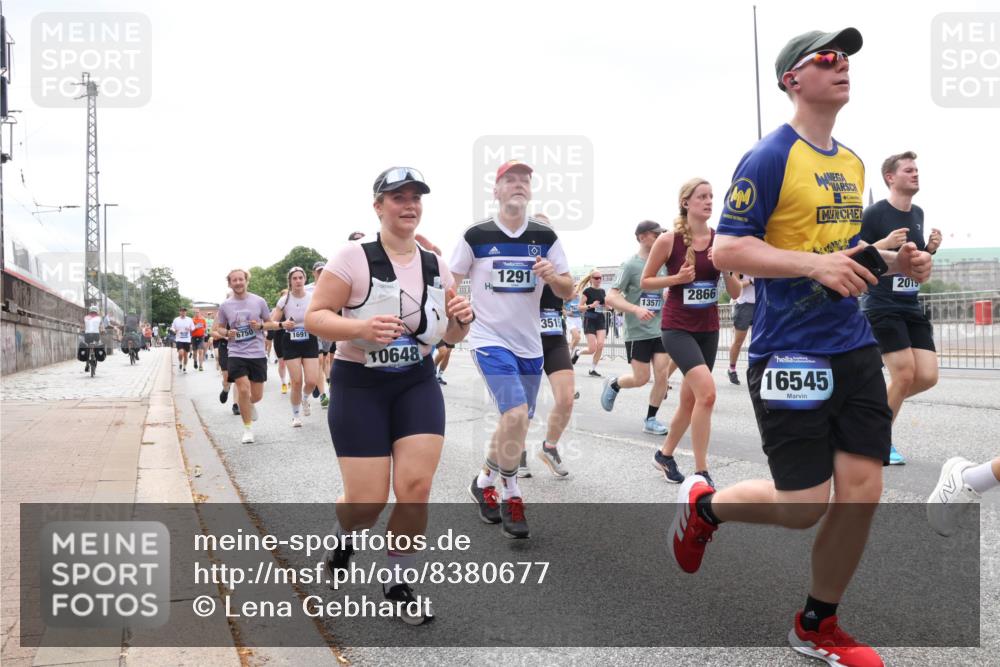 29.06.2025 - hella hamburg halbmarathon Lena Gebhardt http://msf.ph/oto/8380677 29.06.2025 10:40:15 Lombardsbrücke 6750, 1691, 30648, 1291, 13577, 3515, 2866, 16545, 2015, 1018, 1037, 1058, 1076, 1291, 1586, 1691, 1899, 2019, 2109, 2254, 2313, 2515, 2572, 2762, 2763, 2866, 2888, 3046, 3237, 3293, 3295, 3515, 3607, 3808, 3810, 3882, 3883, 3884, 4173, 4271, 4471, 4756, 5059, 5113, 5229, 5263, 5351, 5352, 5654, 5702, 5877, 5901, 5975, 6076, 6097, 6229, 6278, 6363, 6463, 6548, 6673, 6698, 6750, 6866, 6876, 6890, 6920, 7045, 7108, 7174, 7455, 7456, 7675, 7850, 8107, 8307, 8391, 8612 meine-sportfotos.de