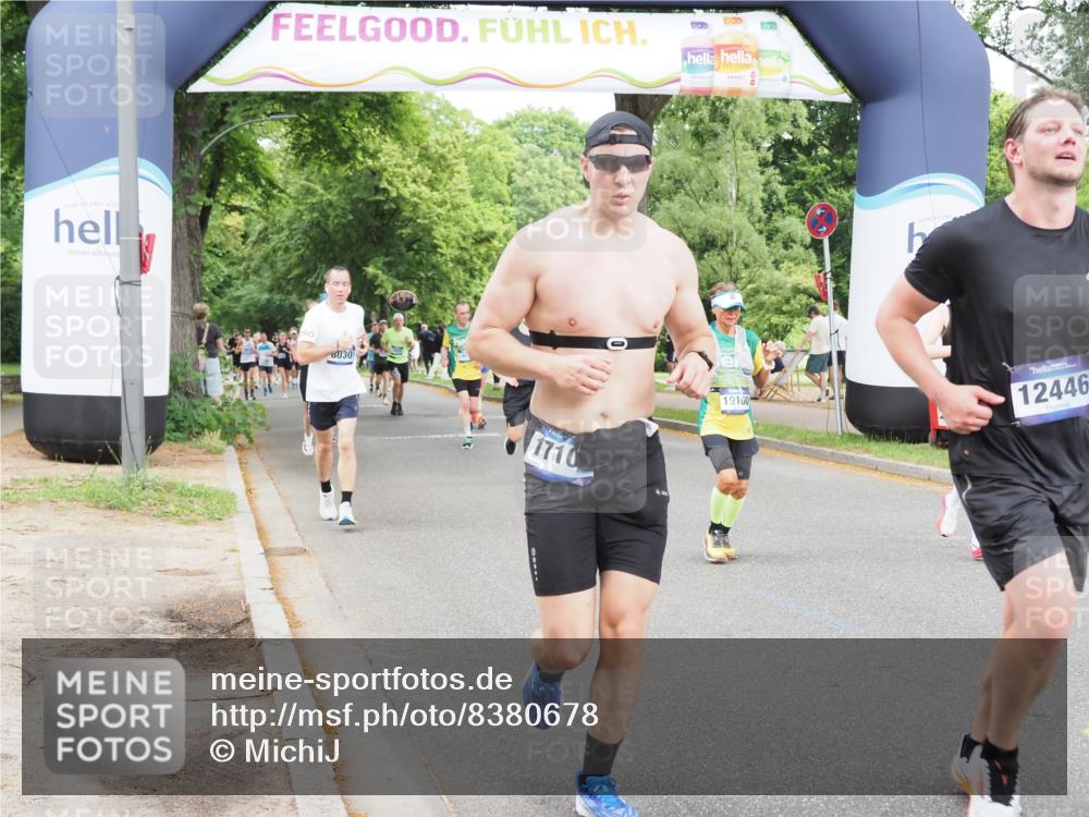 29.06.2025 - hella hamburg halbmarathon MichiJ http://msf.ph/oto/8380678 29.06.2025 10:46:17 Zwischen KM18-KM19 2780, 4986, 6220, 7065, 8585, 10488, 11394, 12206, 12261, 12446, 15232, 15284, 19160 meine-sportfotos.de