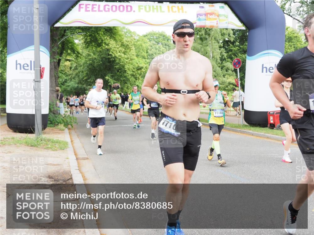 29.06.2025 - hella hamburg halbmarathon MichiJ http://msf.ph/oto/8380685 29.06.2025 10:46:17 Zwischen KM18-KM19 2780, 4986, 6220, 7065, 8585, 10488, 11394, 12206, 12261, 12446, 15232, 15284, 19160 meine-sportfotos.de