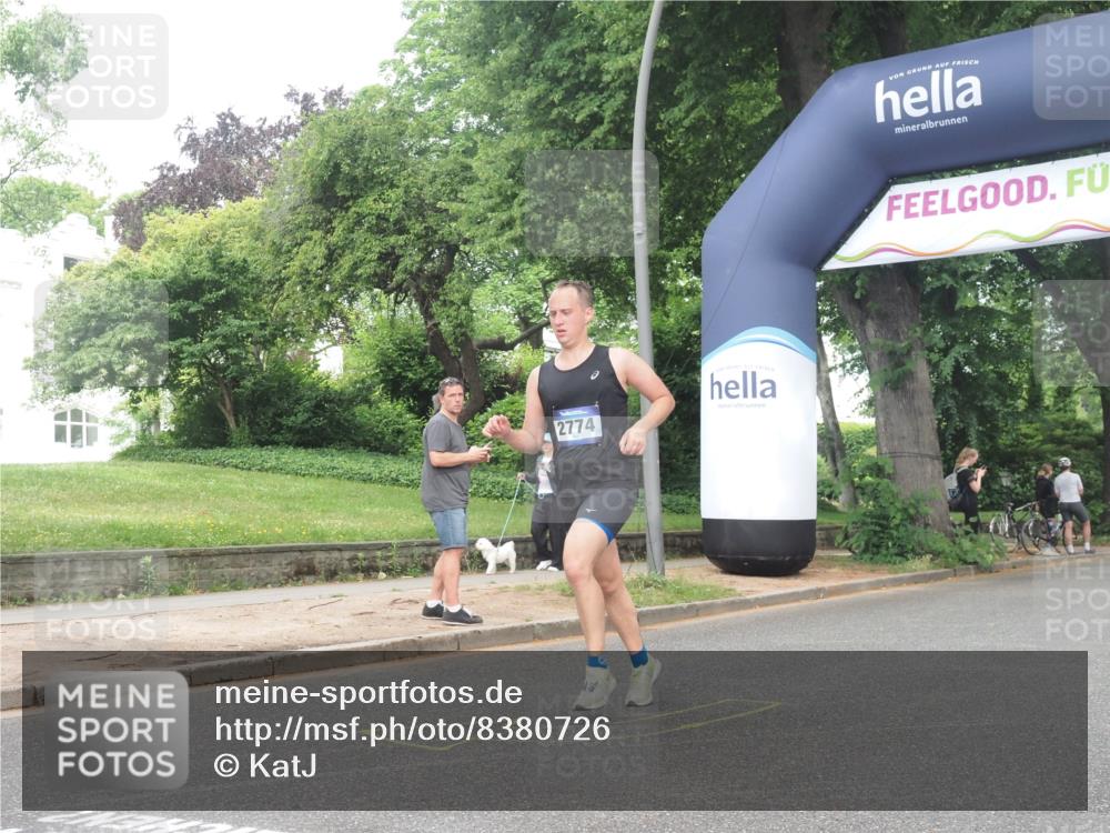 29.06.2025 - hella hamburg halbmarathon KatJ http://msf.ph/oto/8380726 29.06.2025 10:25:07 Zwischen KM18-KM19 2774, 4062, 6990 meine-sportfotos.de