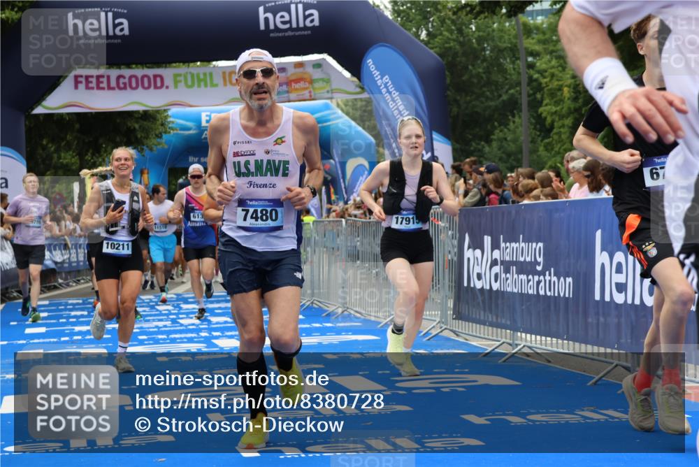 29.06.2025 - hella hamburg halbmarathon Strokosch-Dieckow http://msf.ph/oto/8380728 29.06.2025 10:47:12 Ziel 2623, 4093, 5024, 6134, 6168, 6203, 6373, 6716, 7480, 7908, 10208, 10211, 11518, 12579, 13007, 13672, 14722, 15684, 16286, 17718, 17915, 18856 meine-sportfotos.de