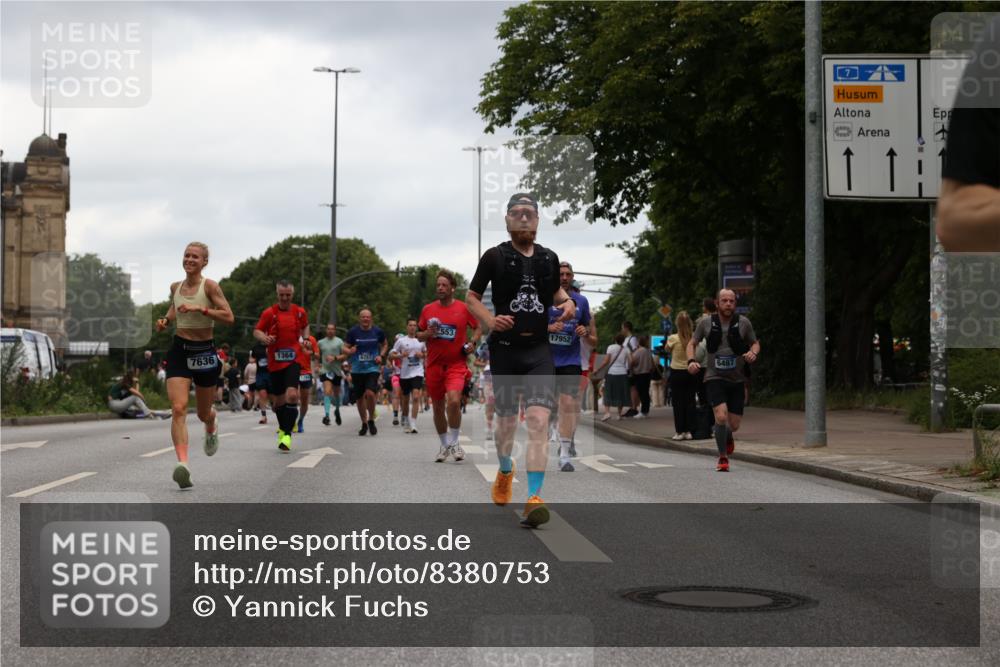 29.06.2025 - hella hamburg halbmarathon Yannick Fuchs http://msf.ph/oto/8380753 29.06.2025 10:54:47 20KM 1188, 1364, 1414, 1453, 1653, 2322, 2323, 3698, 5602, 5603, 6033, 6201, 6309, 6487, 6754, 6757, 6921, 7006, 7065, 7306, 7636, 7759, 7761, 8421, 8422, 8662, 8923, 9020, 9021, 10534, 11623, 11702, 11782, 11937, 12491, 13459, 13516, 13589, 14429, 15269, 16621, 17226, 17899, 17952, 18029, 18063, 18757, 19117, 19146, 19242, 19246 meine-sportfotos.de